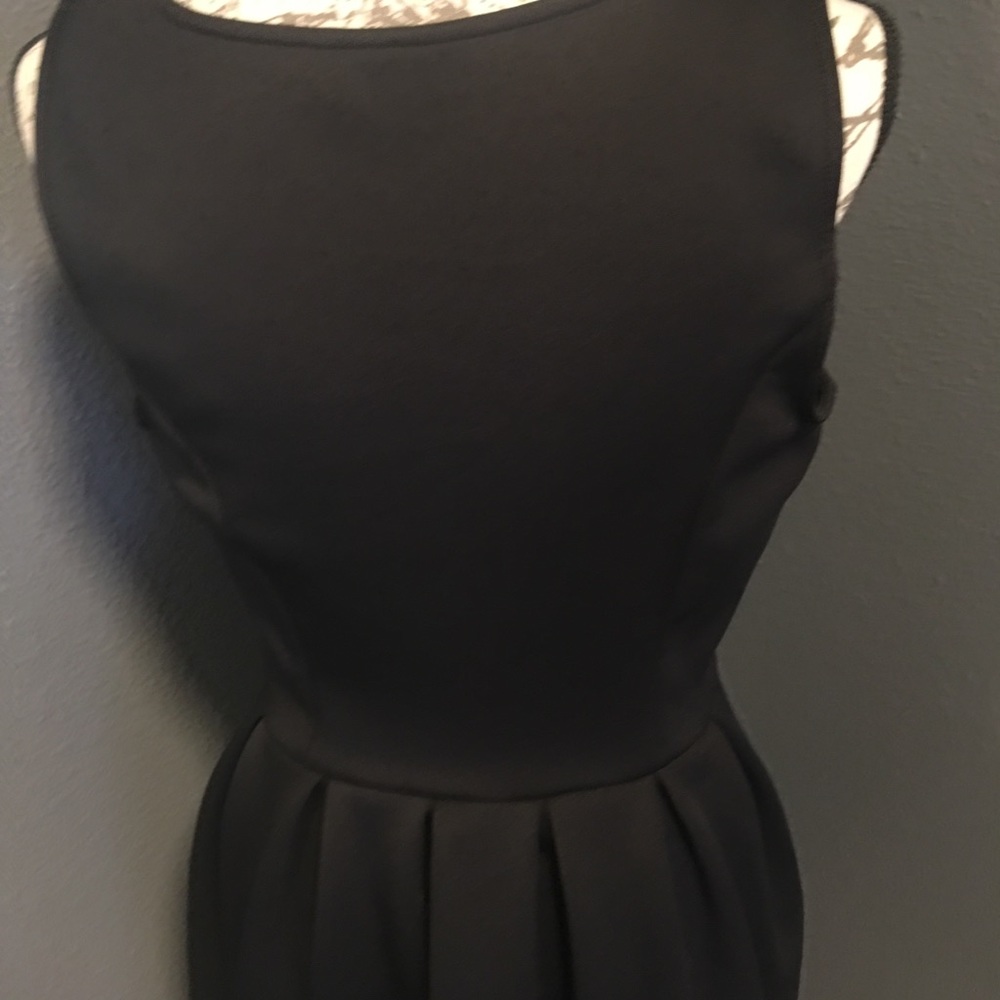 Perfect Black Dress - Picture 6 of 8